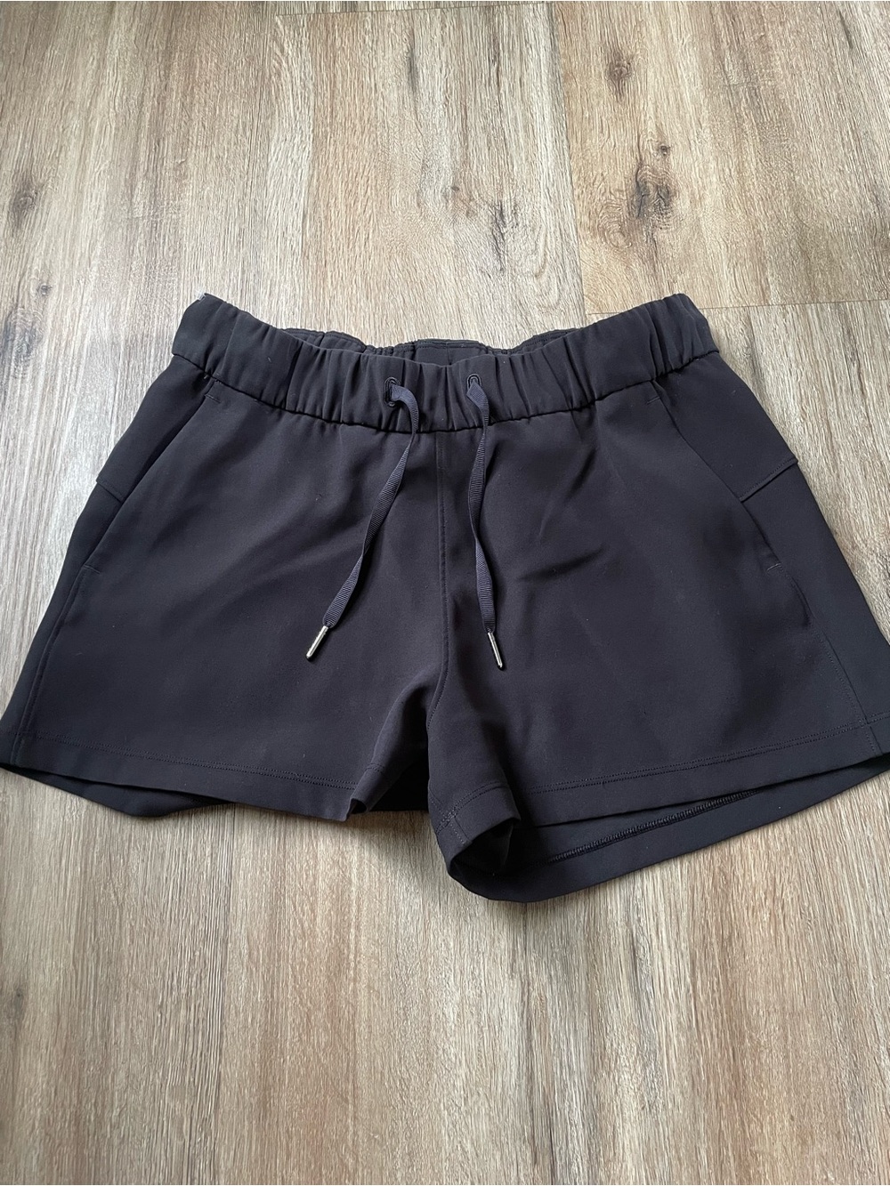 Lululemon shorts size 6